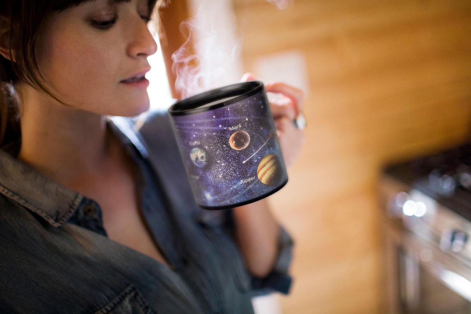 Antner heat-changing mug cooling transition returns to a starry night sky