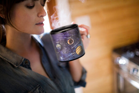 Antner heat-changing mug cooling transition returns to a starry night sky