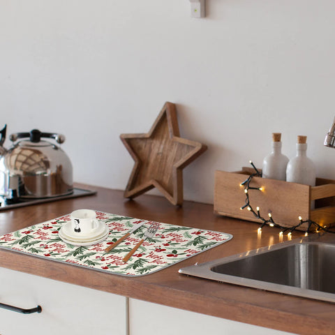 AnyDesign Christmas drying mat keeps counters clean with seasonal tableware ambiance.