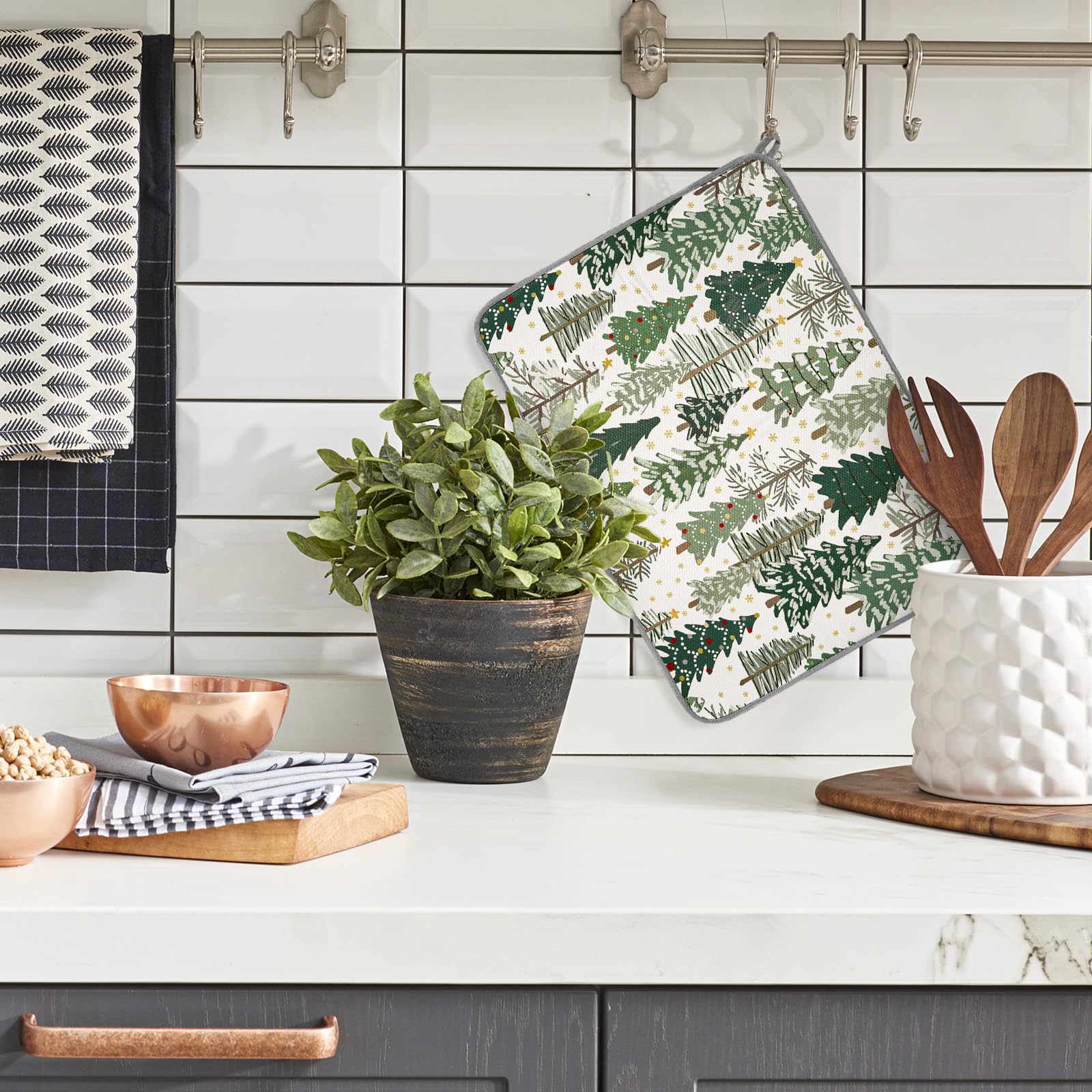 AnyDesign holiday kitchen decor drying mat keeps water contained during holidays.