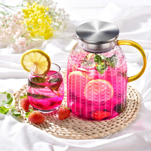 Aofmee glass pitcher with lid, showcasing a secure seal for spill‑free pouring.