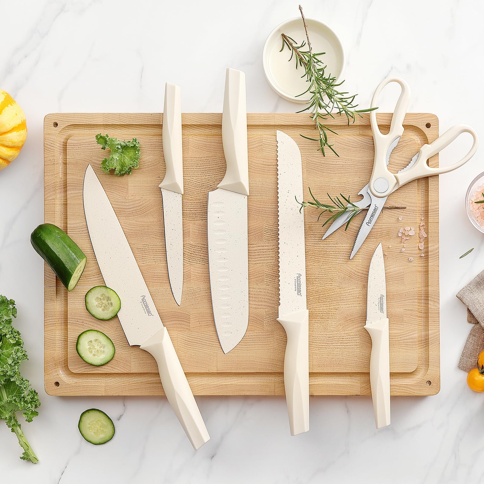 Aomiesen 3.5-inch fruit knife with ergonomic grip and precision slicing.