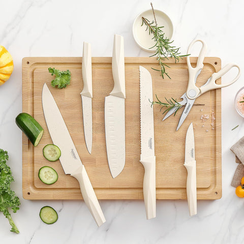 Aomiesen 3.5-inch fruit knife with ergonomic grip and precision slicing.