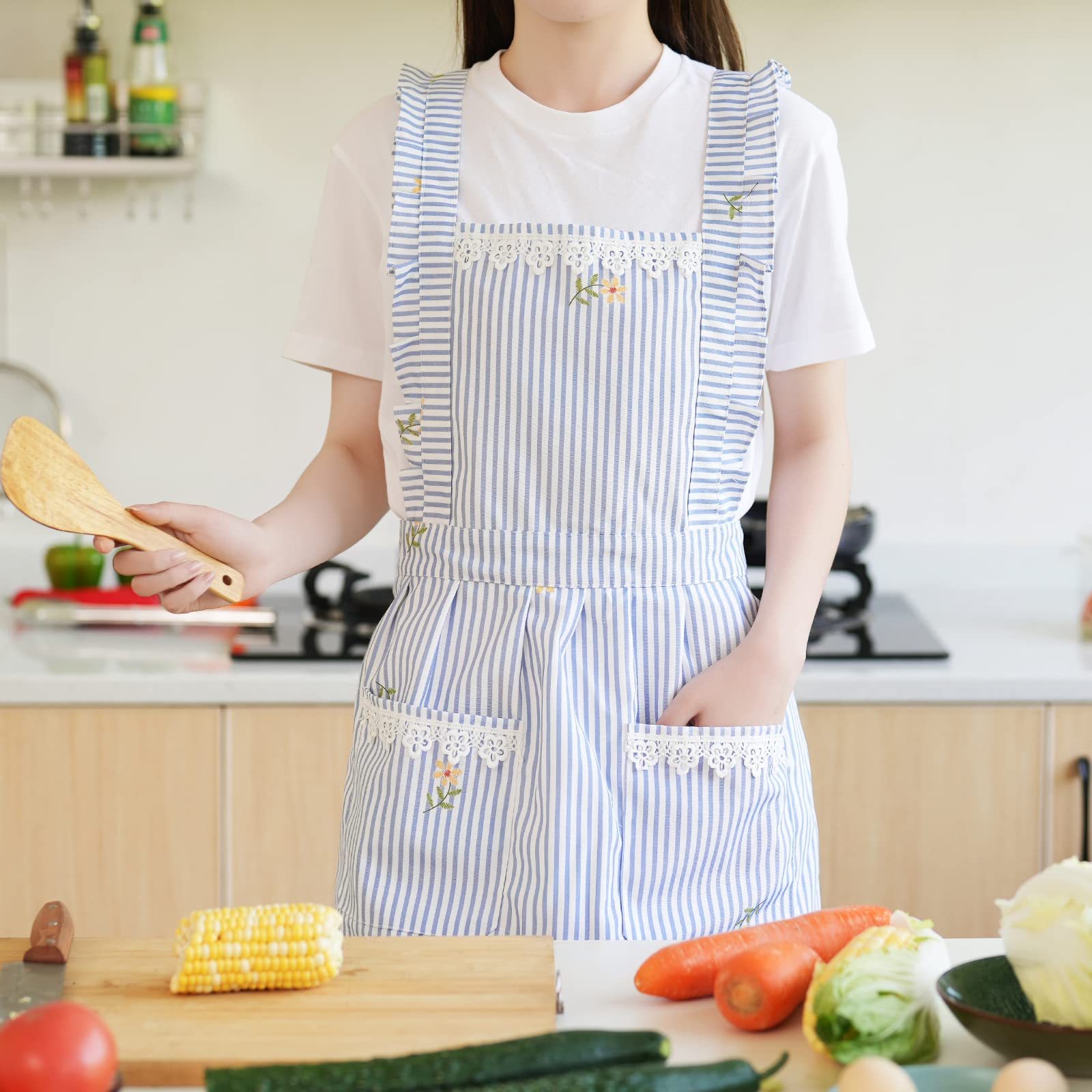 Aoomzoon funny apron back view showing full front coverage and ties.