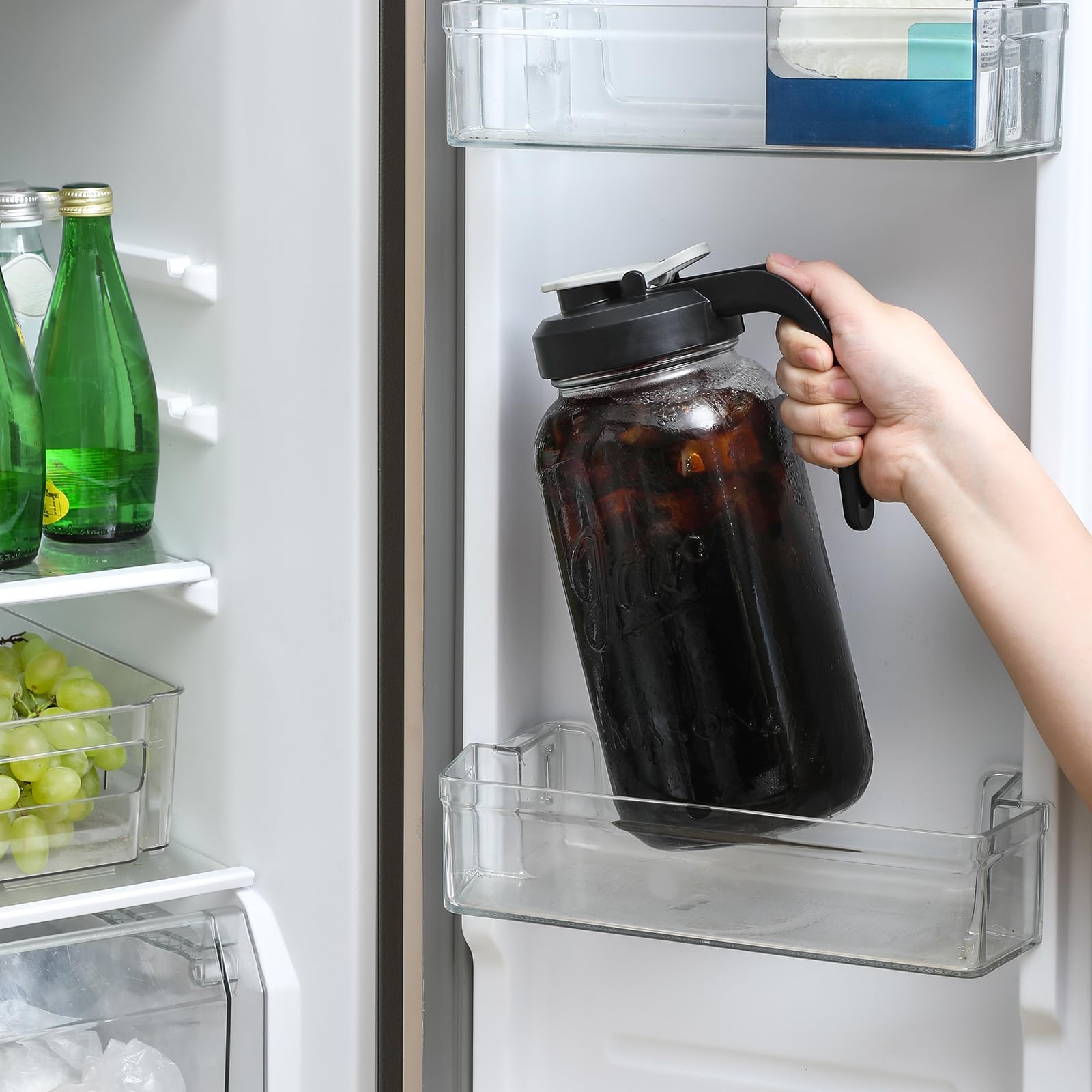 AOZITA fridge-safe pitcher ideal for cooling and storing beverages