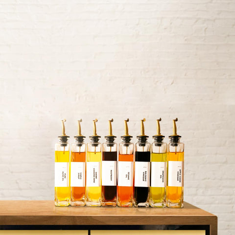 APT 1101 gold-cap set adds stylish touch to everyday cooking