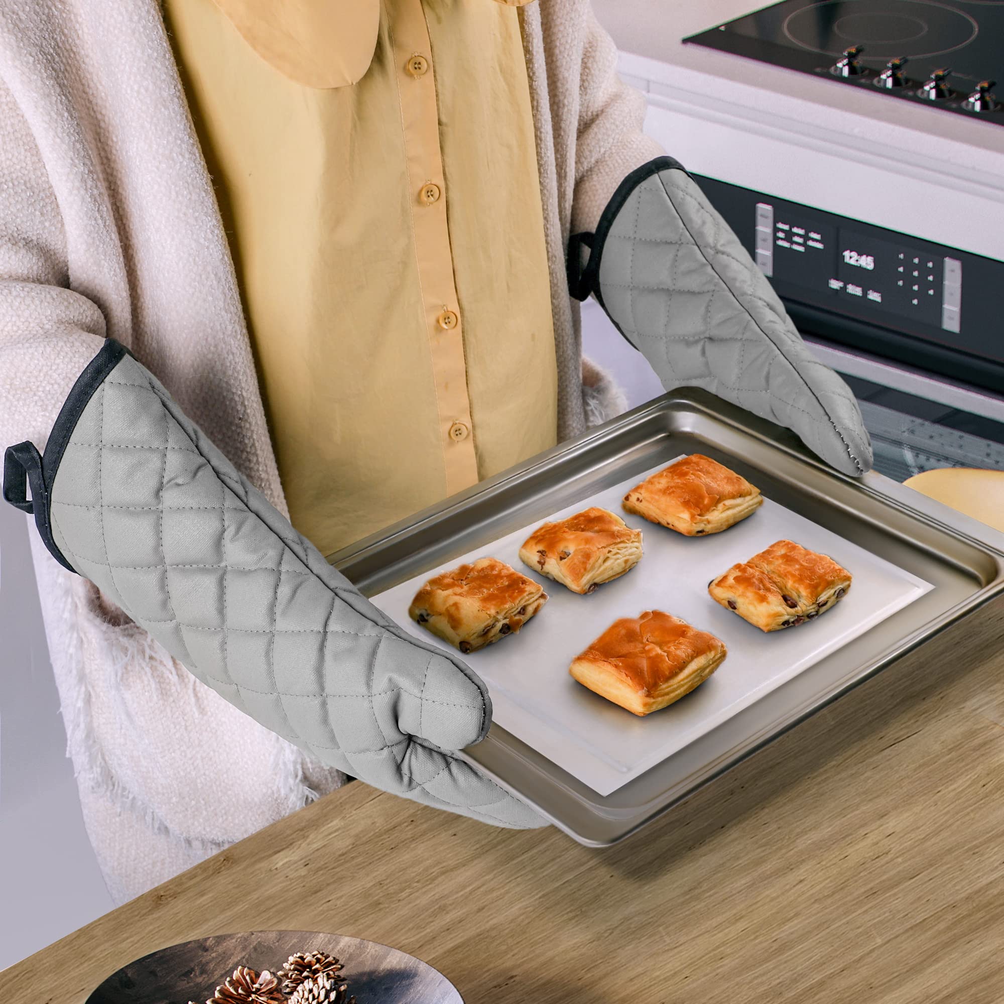 ARCLIBER Oven Mitts extended forearm coverage during grilling and baking