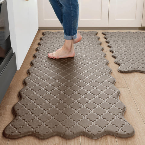 Arenarug brown scalloped-edge kitchen mat 17x30 cushions feet during cooking