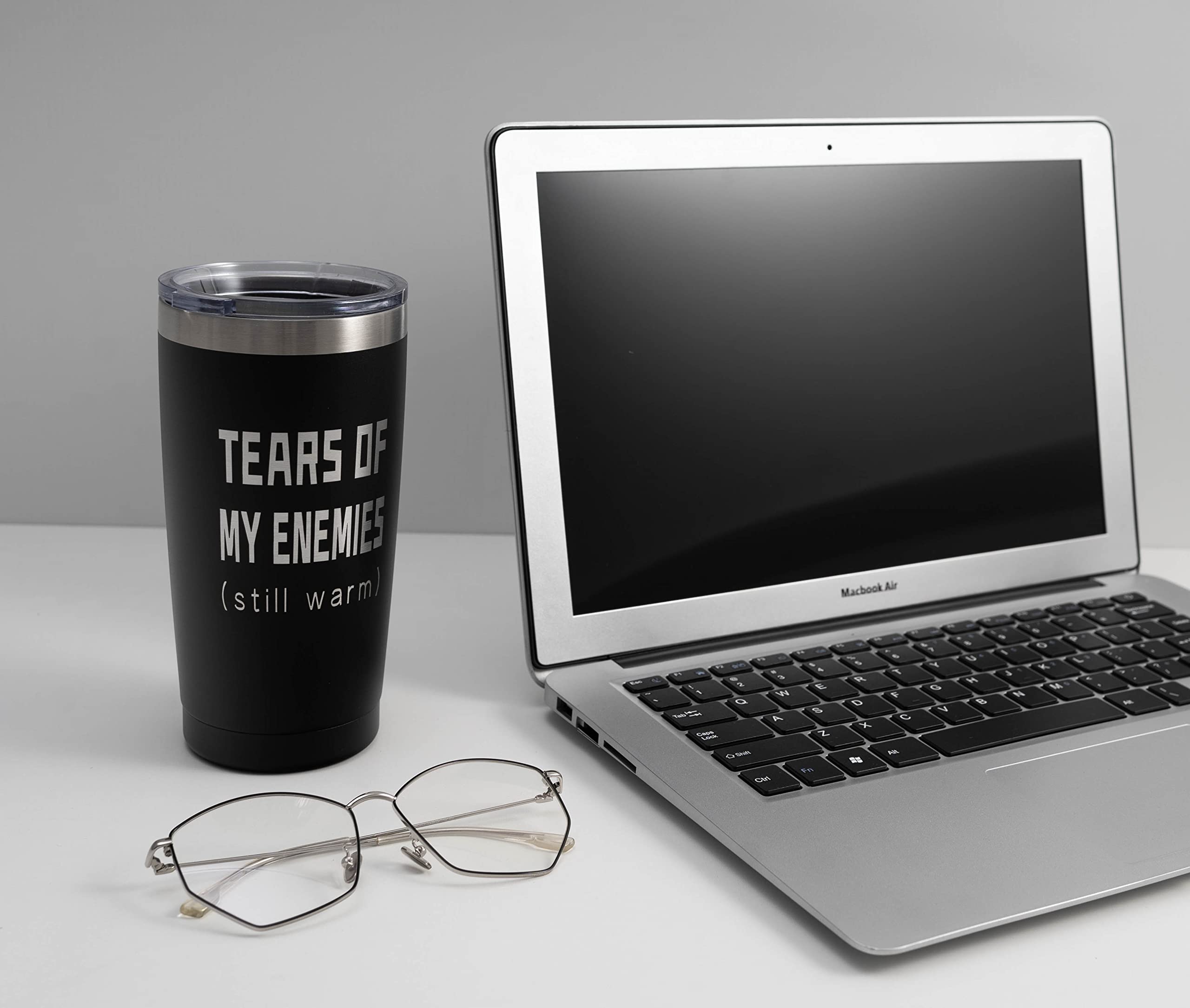 ARIABLE Double-wall insulated design minimizes condensation for comfortable handling.