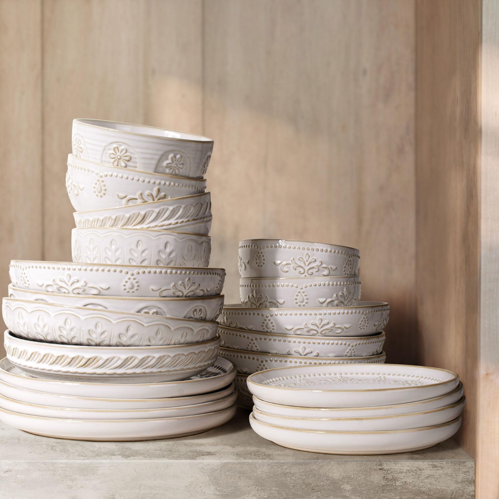 Artena versatile bowls suitable for pasta, soups, stews, and fruit.