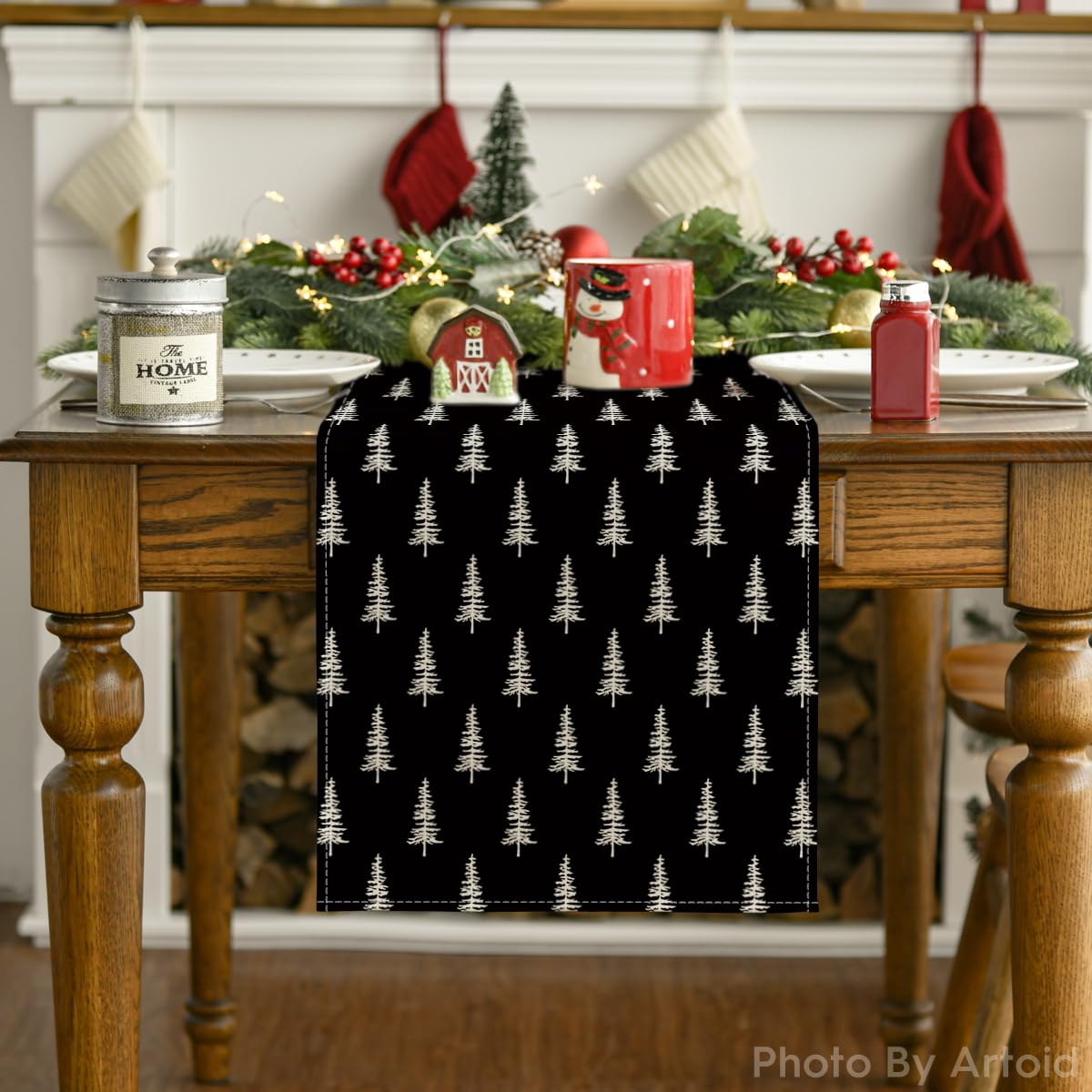 Artoid Mode Xmas tree runner ideal for holiday gatherings and celebrations.