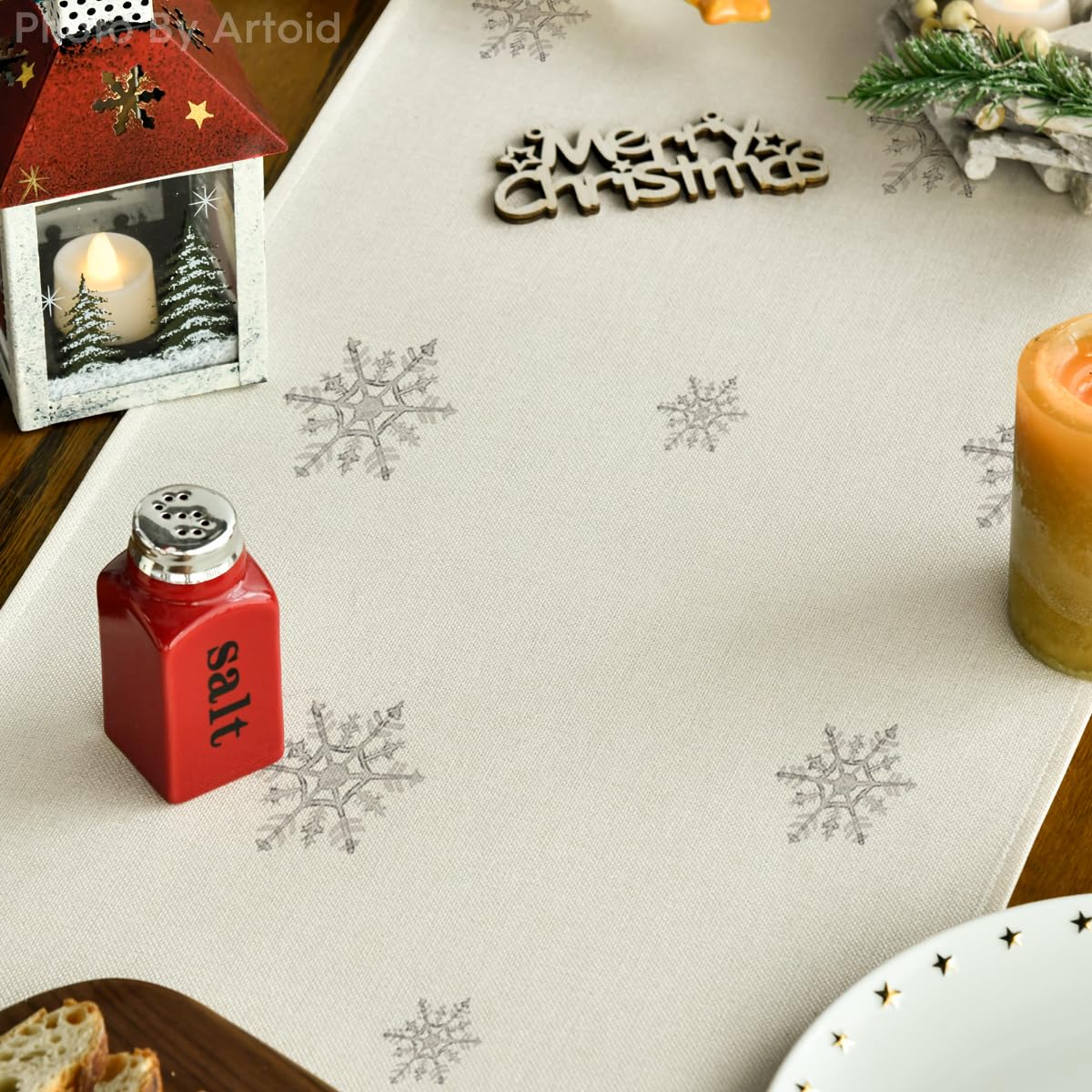 Artoid Mode bright pattern enhances daily and holiday dining ambience.