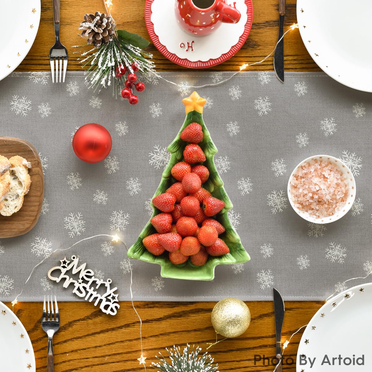 Colorful Artoid Mode runner detail enhances seasonal dining ambiance