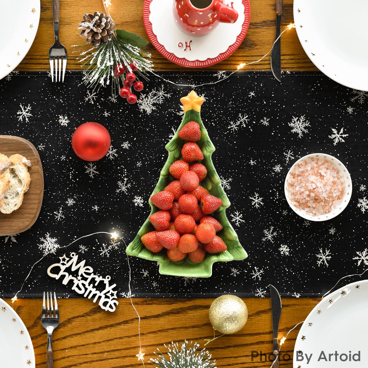 Artoid Mode colorful holiday runner brightens daily dining