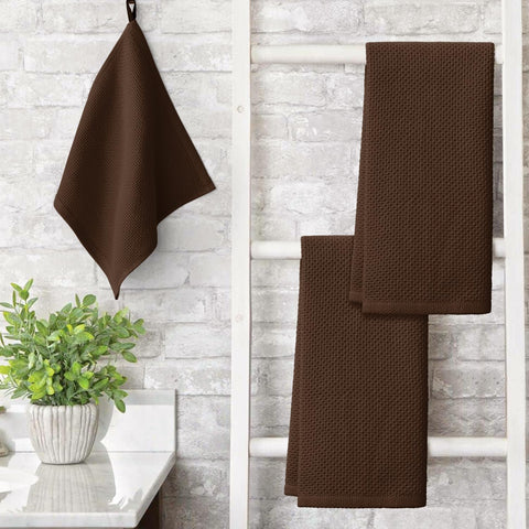 Artoid Mode honeycomb weave closeup highlights absorbent performance for spills.