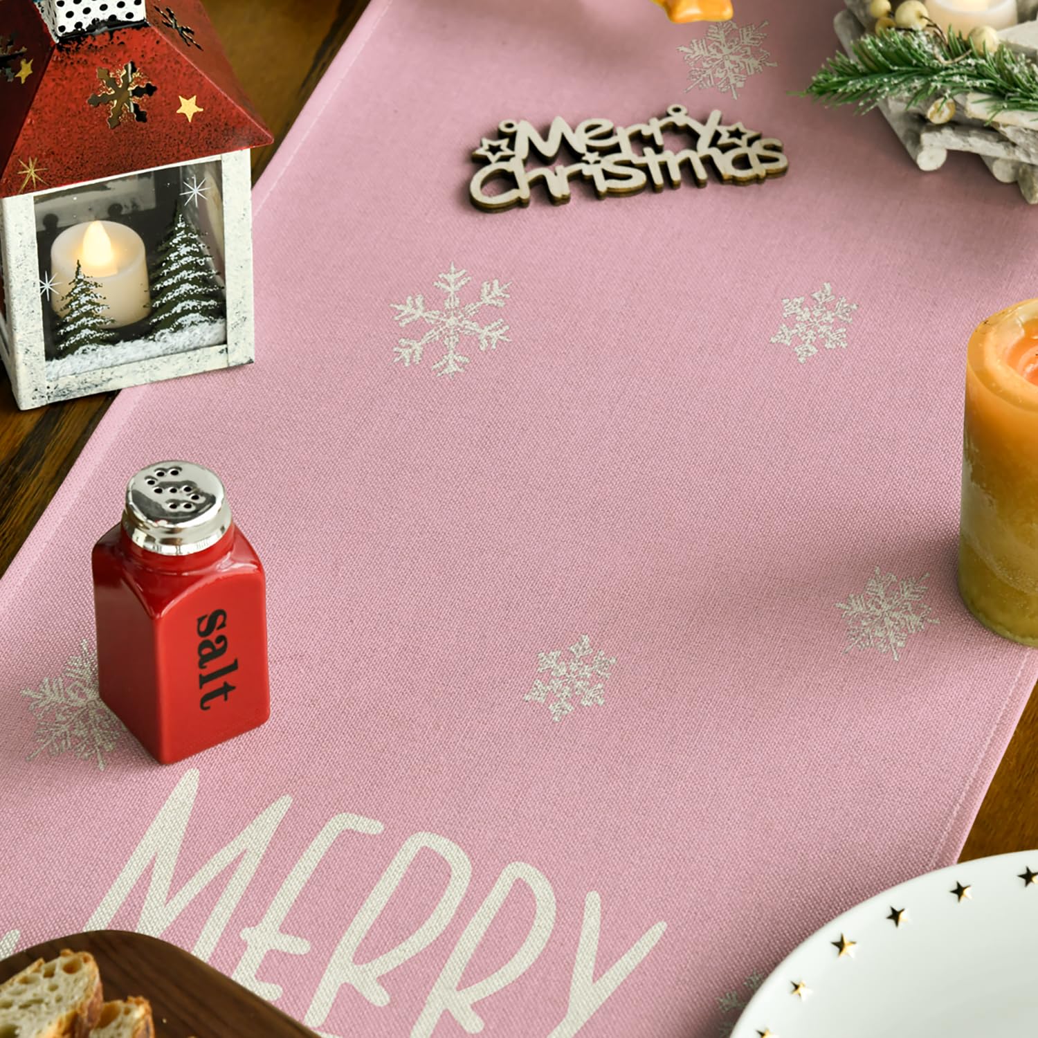Artoid Mode durable-polyester-pink runner is easy to clean after meals.