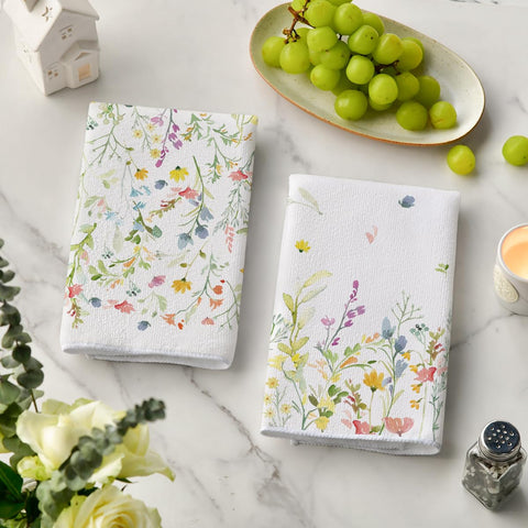 Artoid Mode high absorbency kitchen towel dries dishes quickly.