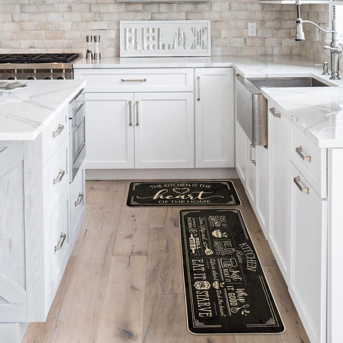 Artoid Mode non-slip back detail helps keep mats in place.