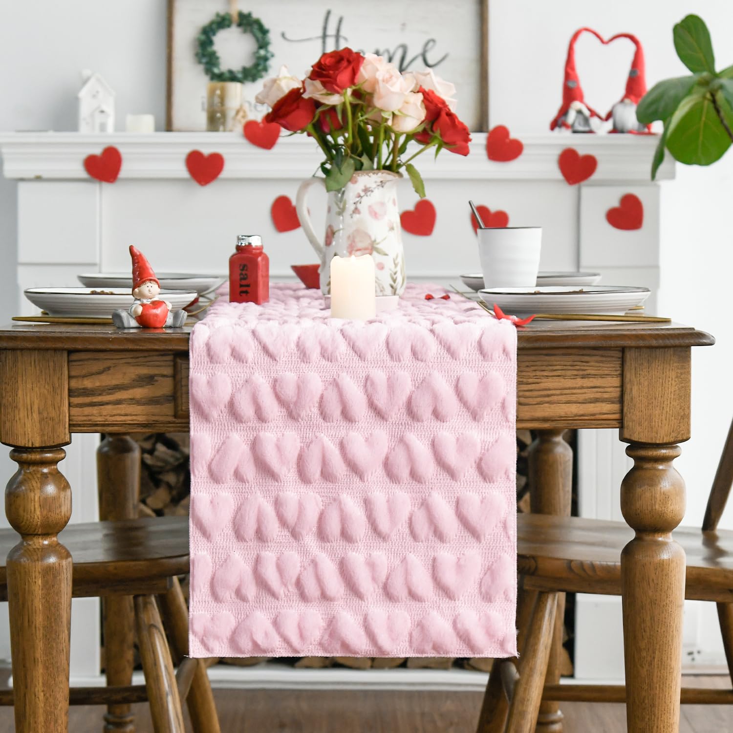Artoid Mode pink heart pattern runner close-up for romantic meals
