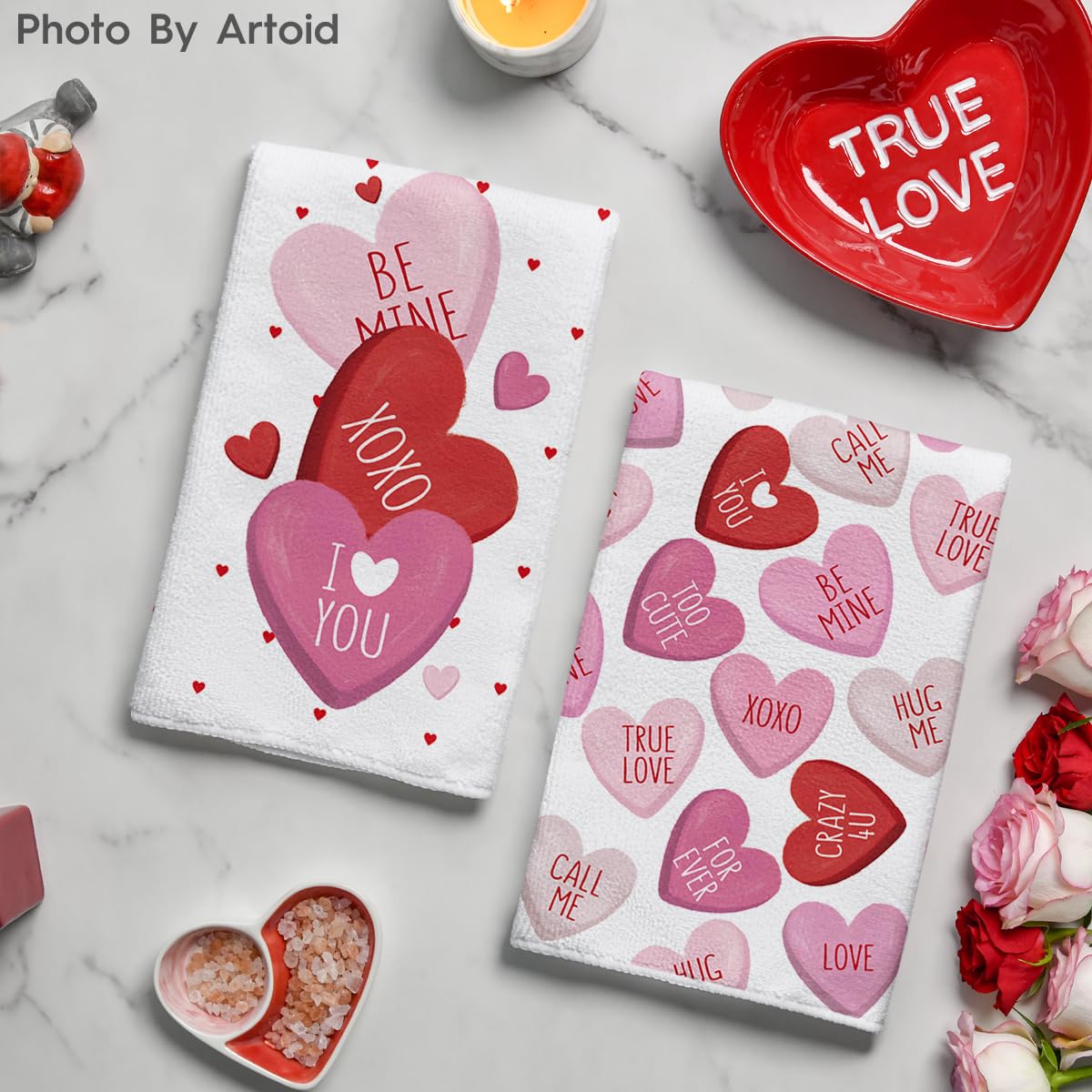 Two-piece Artoid Mode set for everyday use in any kitchen.