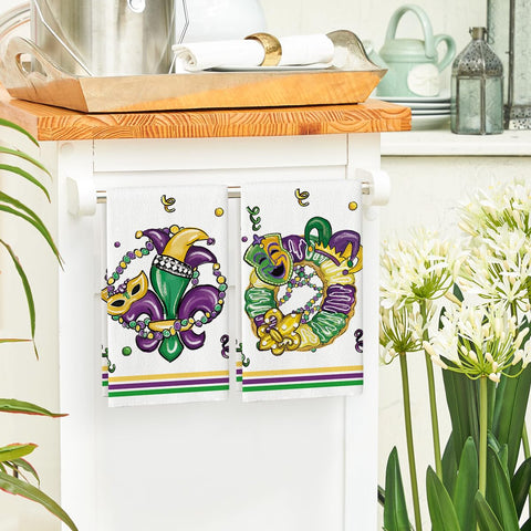 Artoid Mode iris-pattern towel shows soft, absorbent performance for everyday tasks.