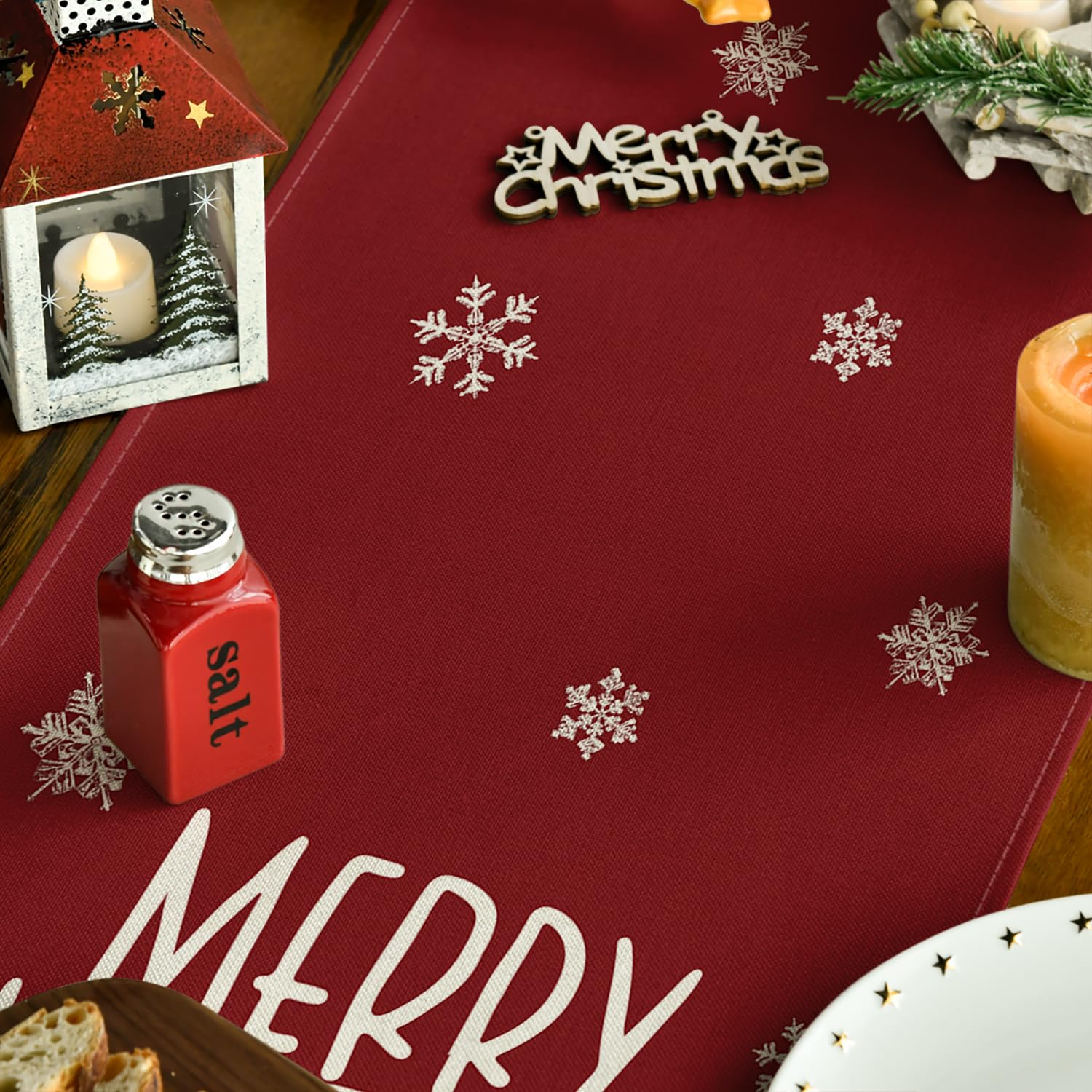 Artoid Mode winter dining table runner enhances seasonal table styling.