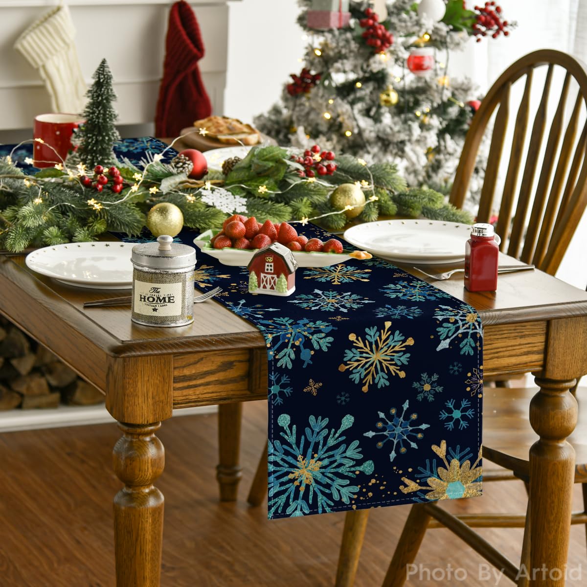 Artoid Mode winter table decor creates a cozy centerpiece for holiday meals.