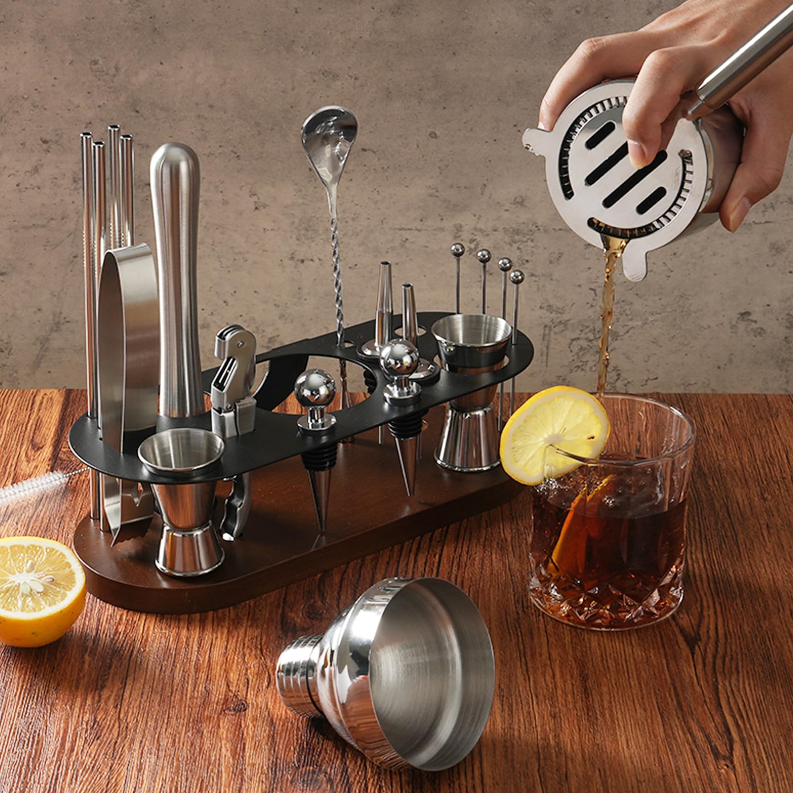 Asovnis pourers ensure steady pours and minimal drips.