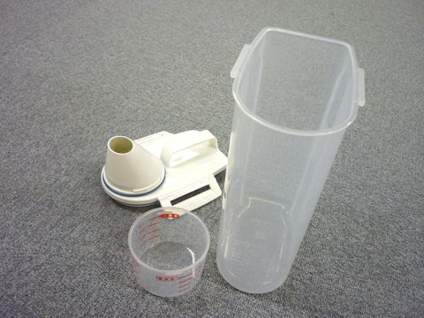 Asvel 7509 BPA-free rice bin keeps contents safely stored.