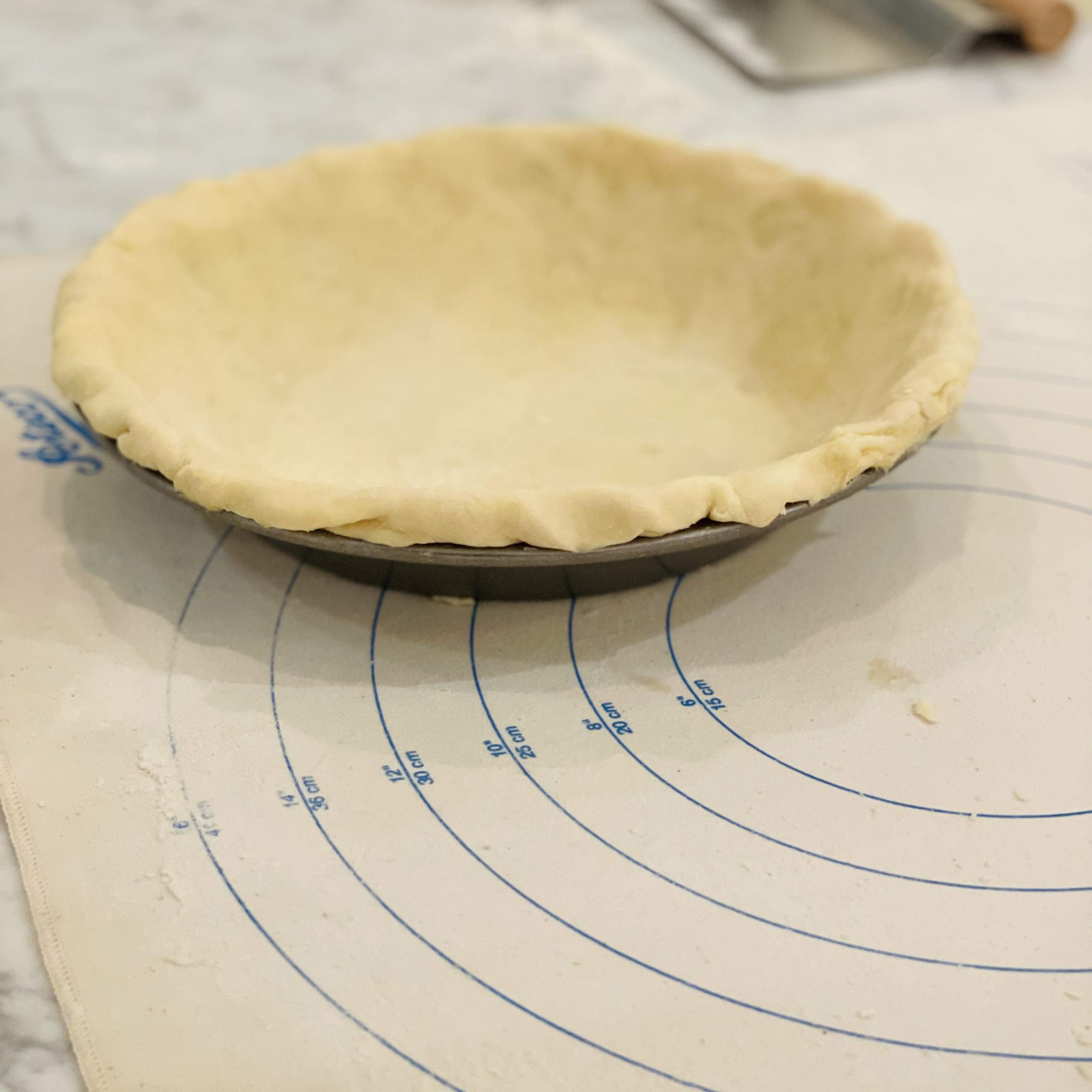 Ateco cotton fabric with sewn edges resists fraying.