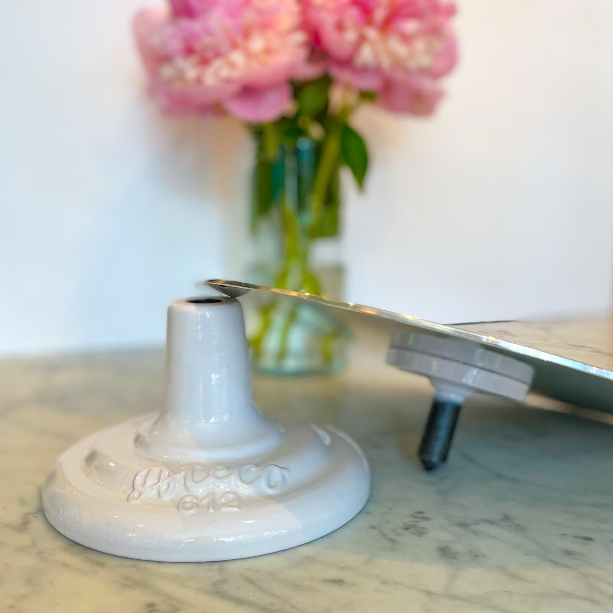 USA-made Ateco cake stand combines heritage with professional quality for bakers.