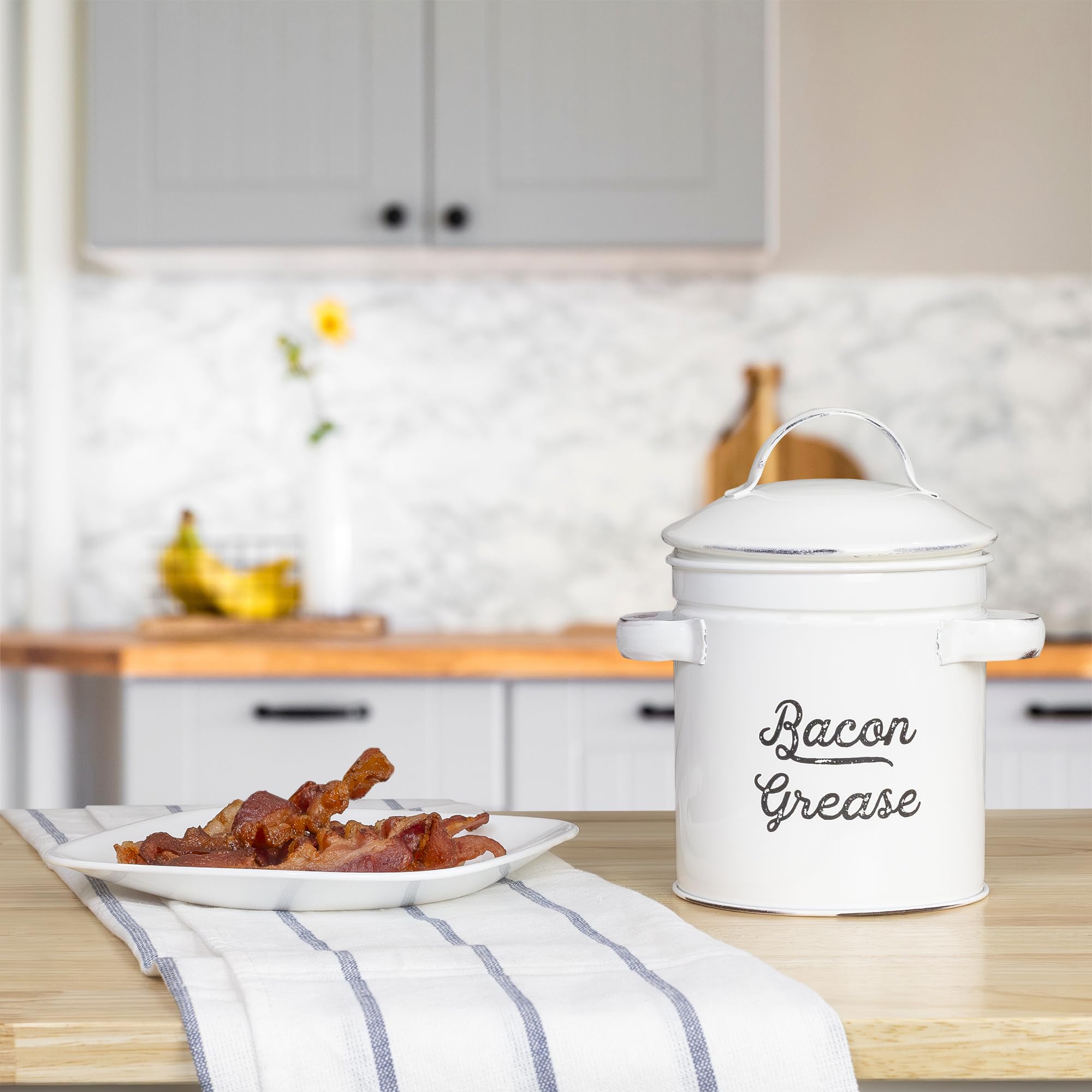 AuldHome enamelware grease container with lid for secure storage