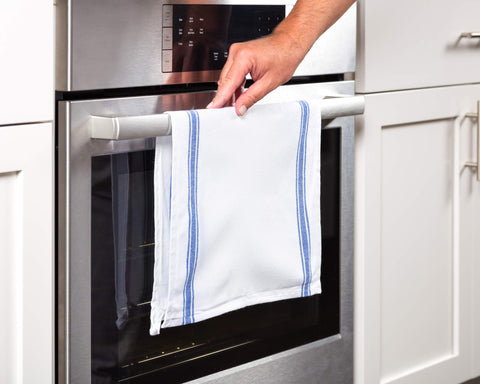 Aunti Em's Kitchen zero-lint towels reducing loose fibers on surfaces.