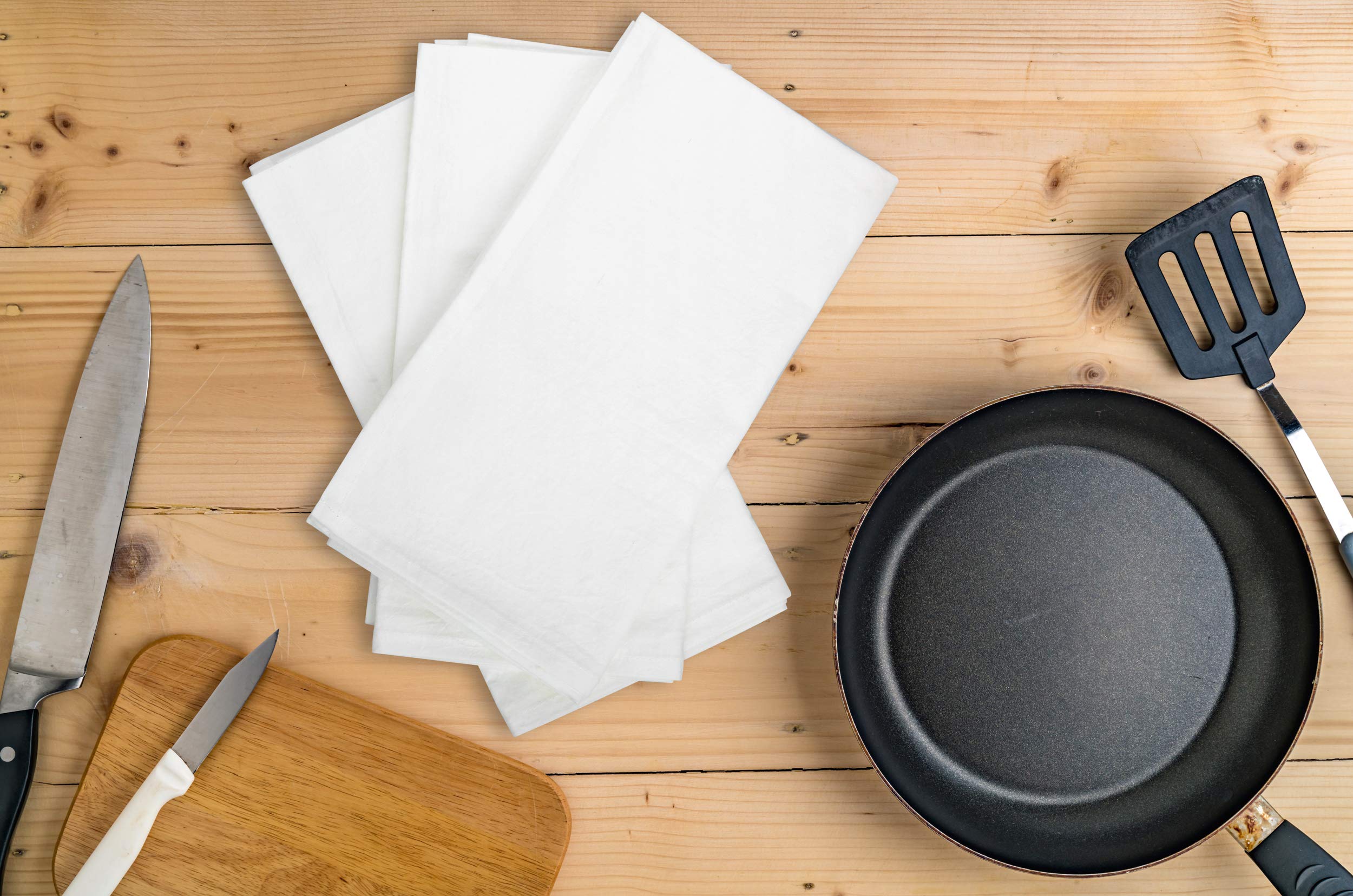 Aunti Em's Kitchen hemmed-edge flour sack towel.