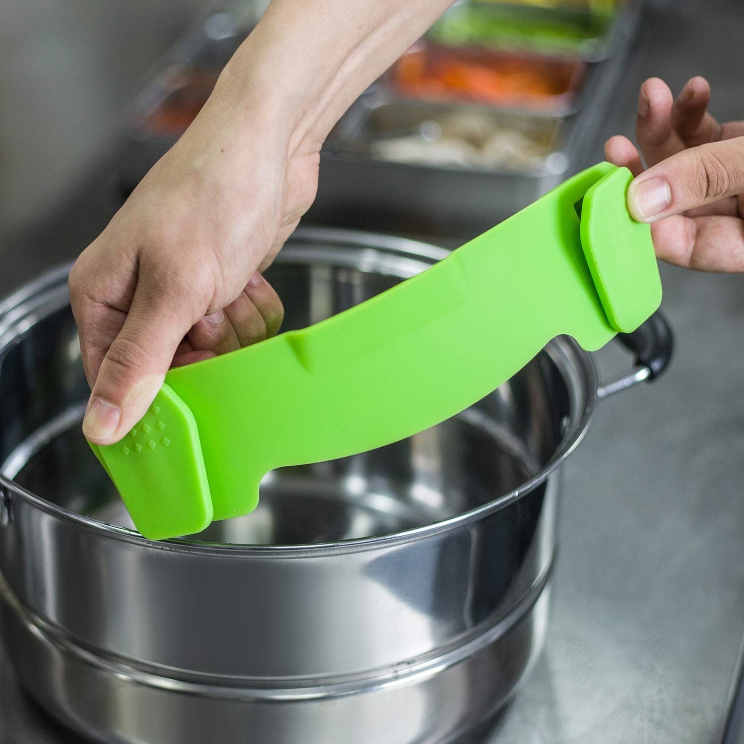 AUOON compact storage strainer fits neatly in a small kitchen drawer.