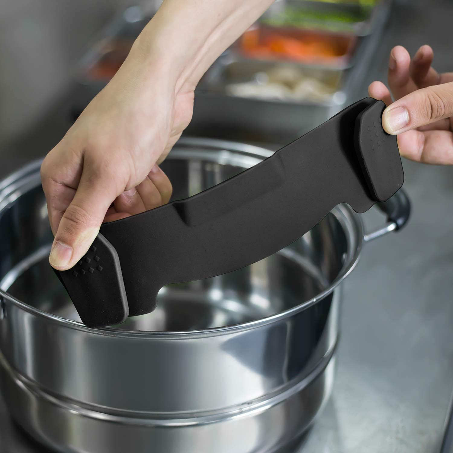 AUOON space-saving design fits in small kitchens