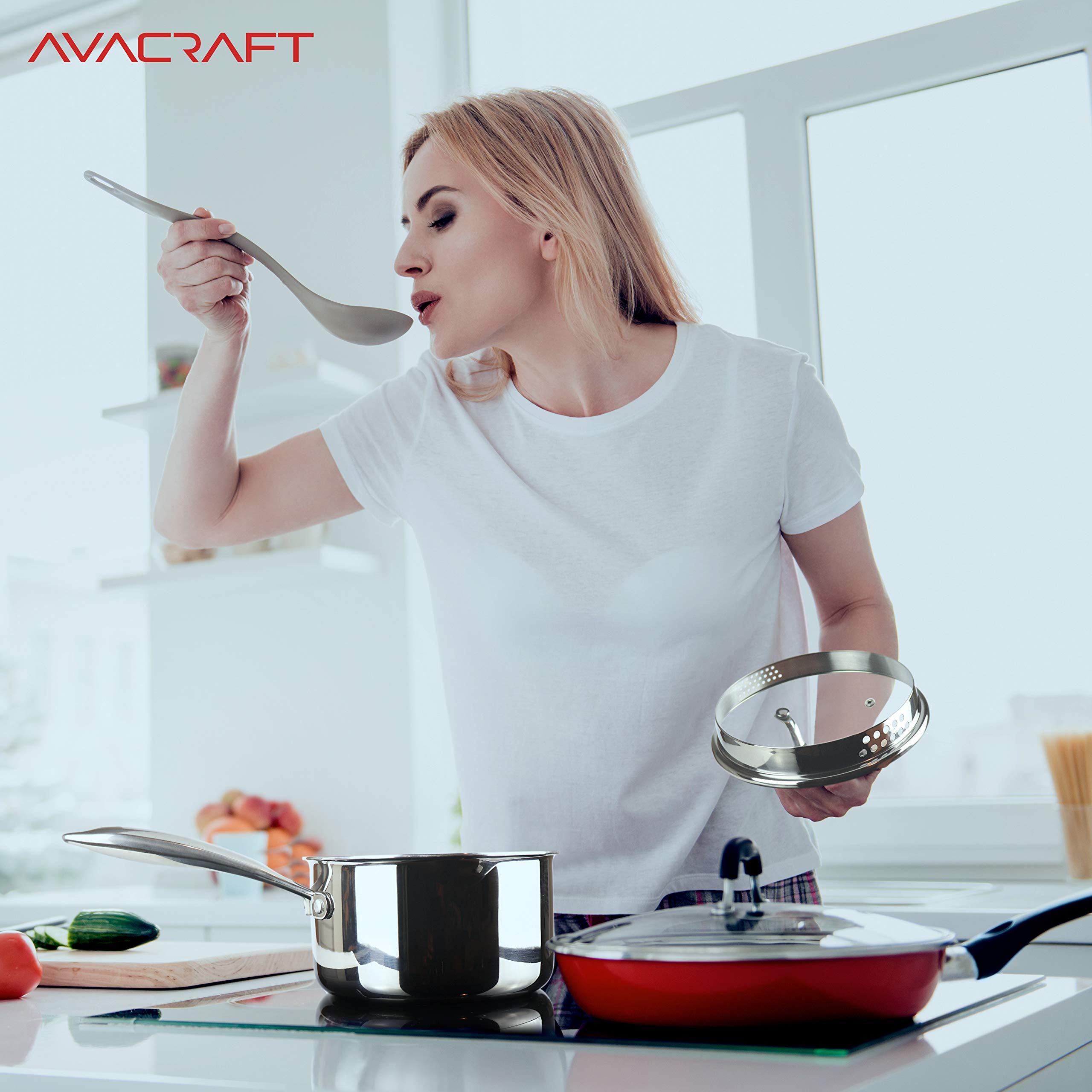 AVACRAFT 2.5 qt pot includes easy-to-read measurement marks inside.