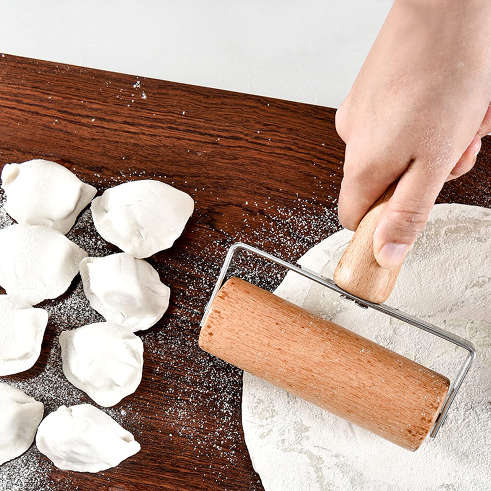 AVLA smooth wood rollers for easy cleaning and storage