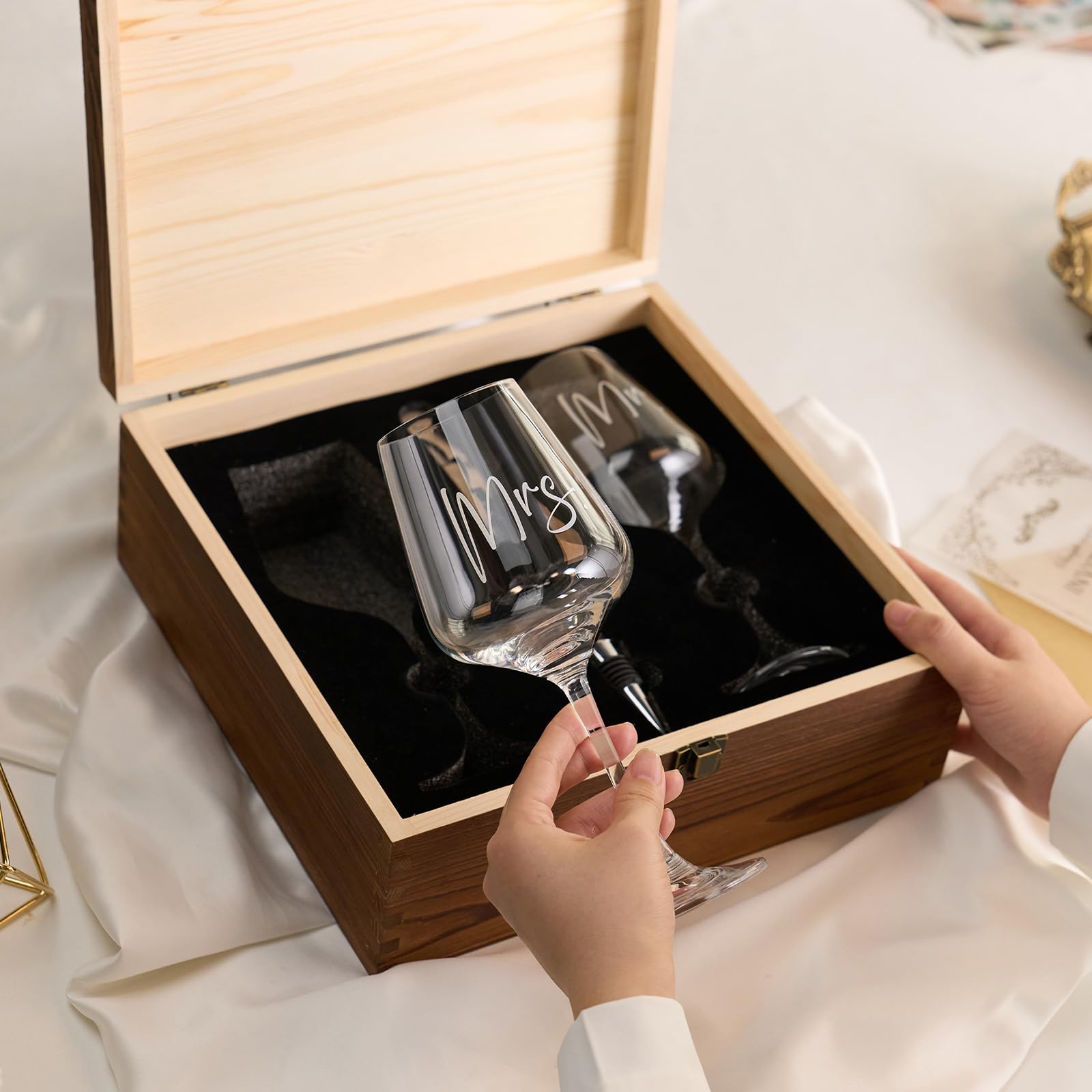 AW BRIDAL cushioned packaging keeps the box safe during delivery