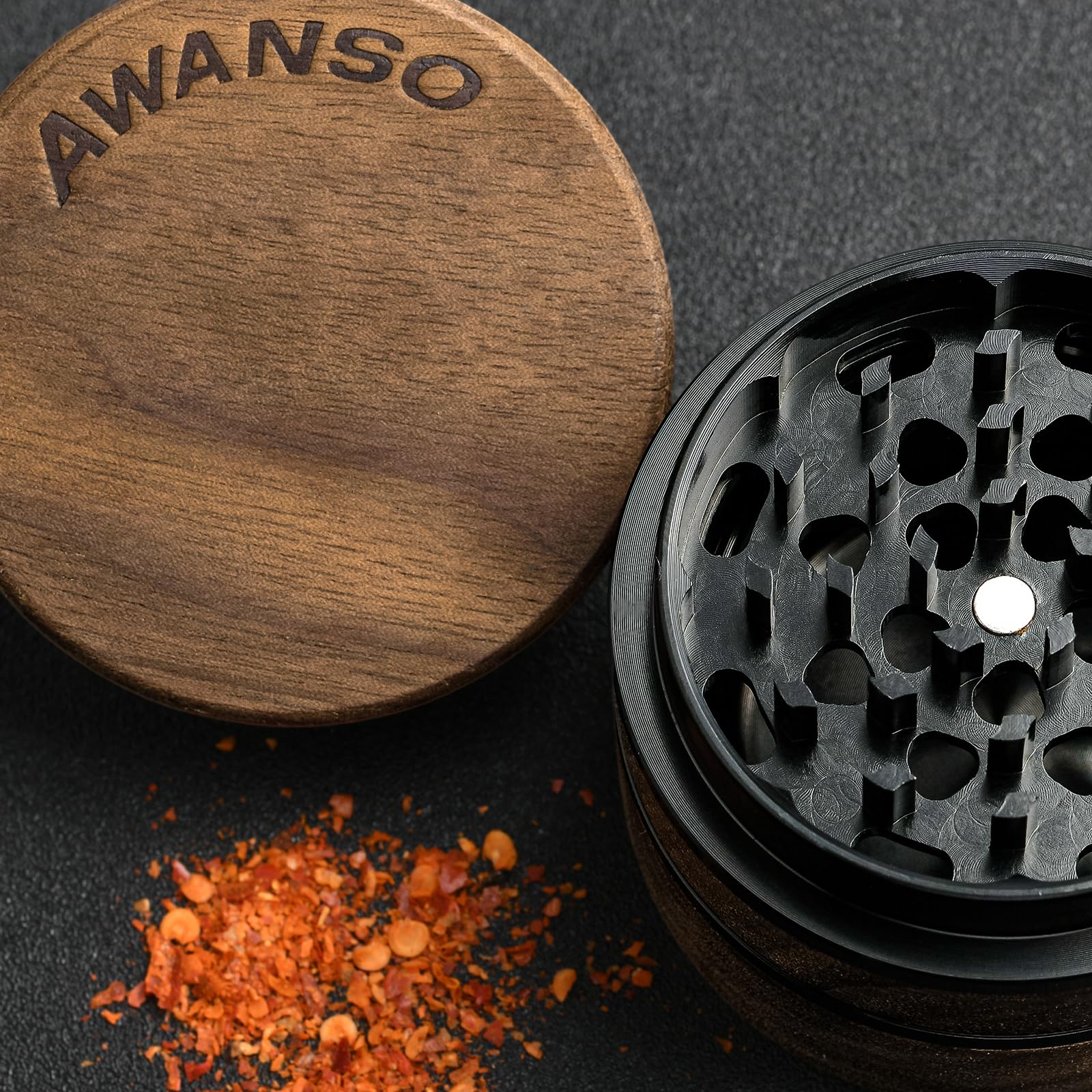 Awanso ergonomic grip supports steady grinding during meal prep.