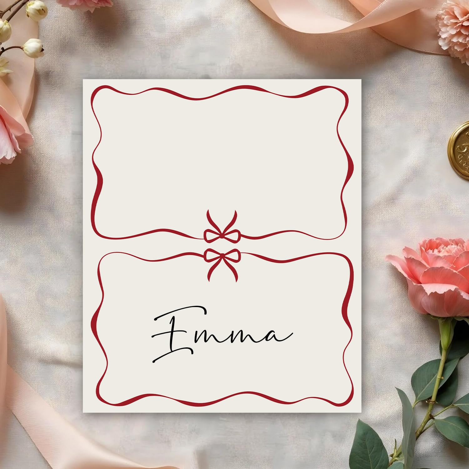 AWDSTN fold-line design keeps cards upright for quick setup.