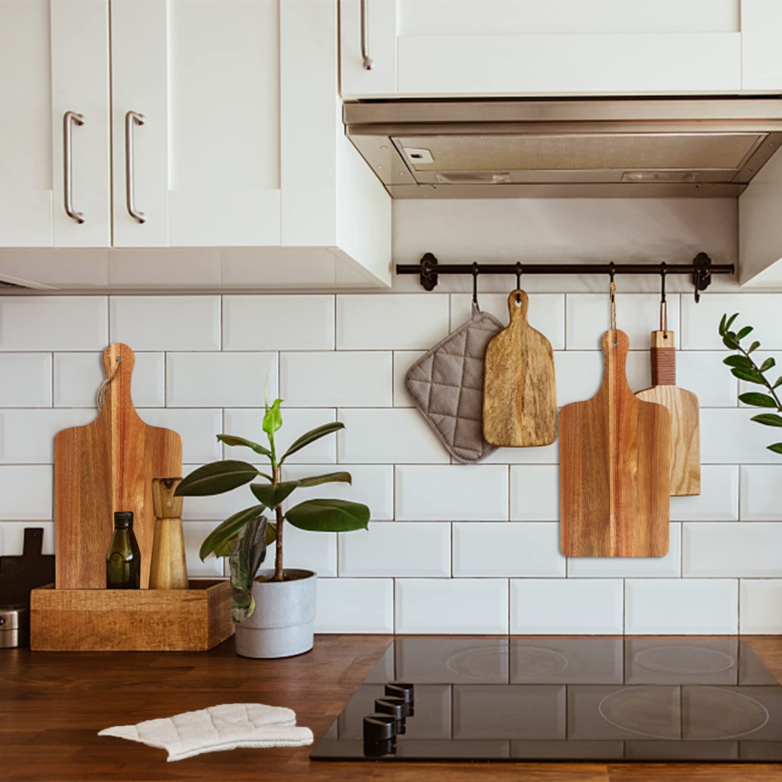 Aweyka durable acacia board displays natural grain and long-lasting use.