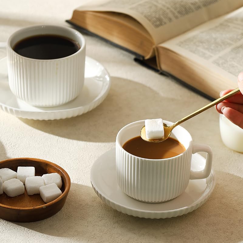 AYUCIA microwave-safe porcelain cups suitable for reheating beverages