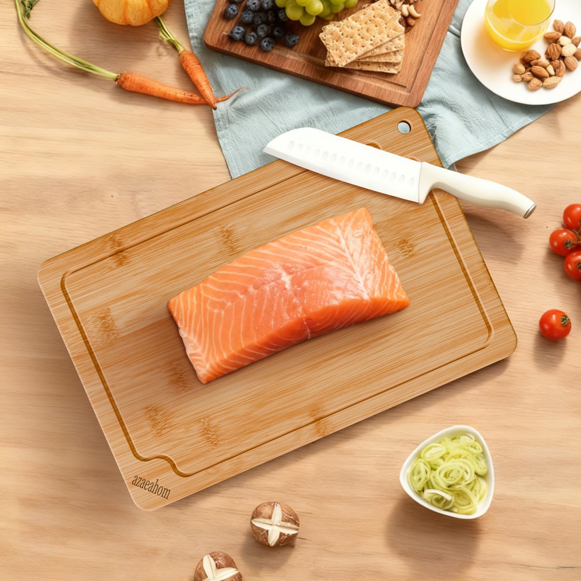 Azaeahom bamboo cutting board gift-ready packaging, ideal for kitchen lovers.