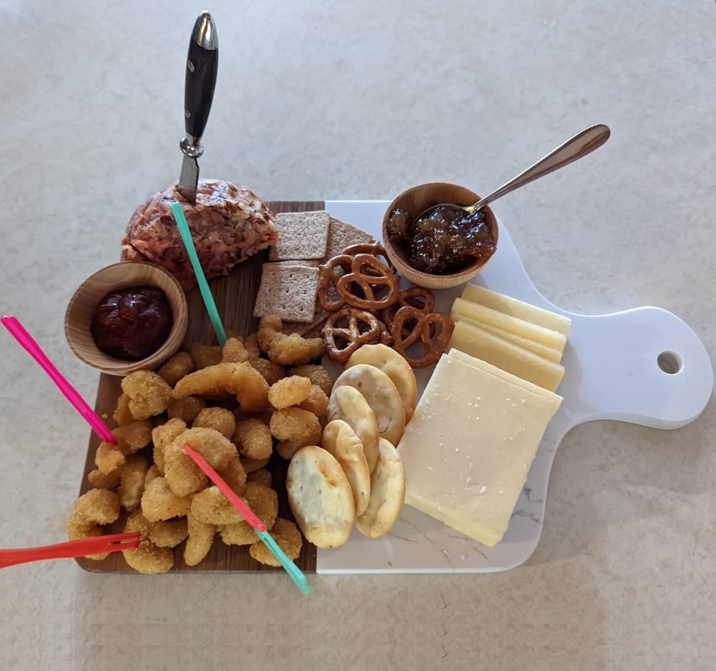 Azauvc white two-tone serving board with handle ideal for buffet presentation