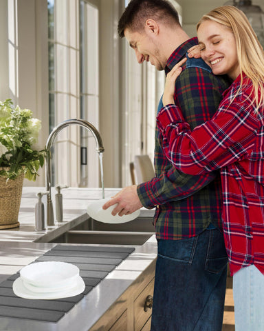 Azorteja easy-clean drying mat that wipes down easily