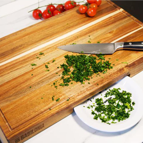 Babilonia Acacia board in gift pack ideal for birthdays and weddings.