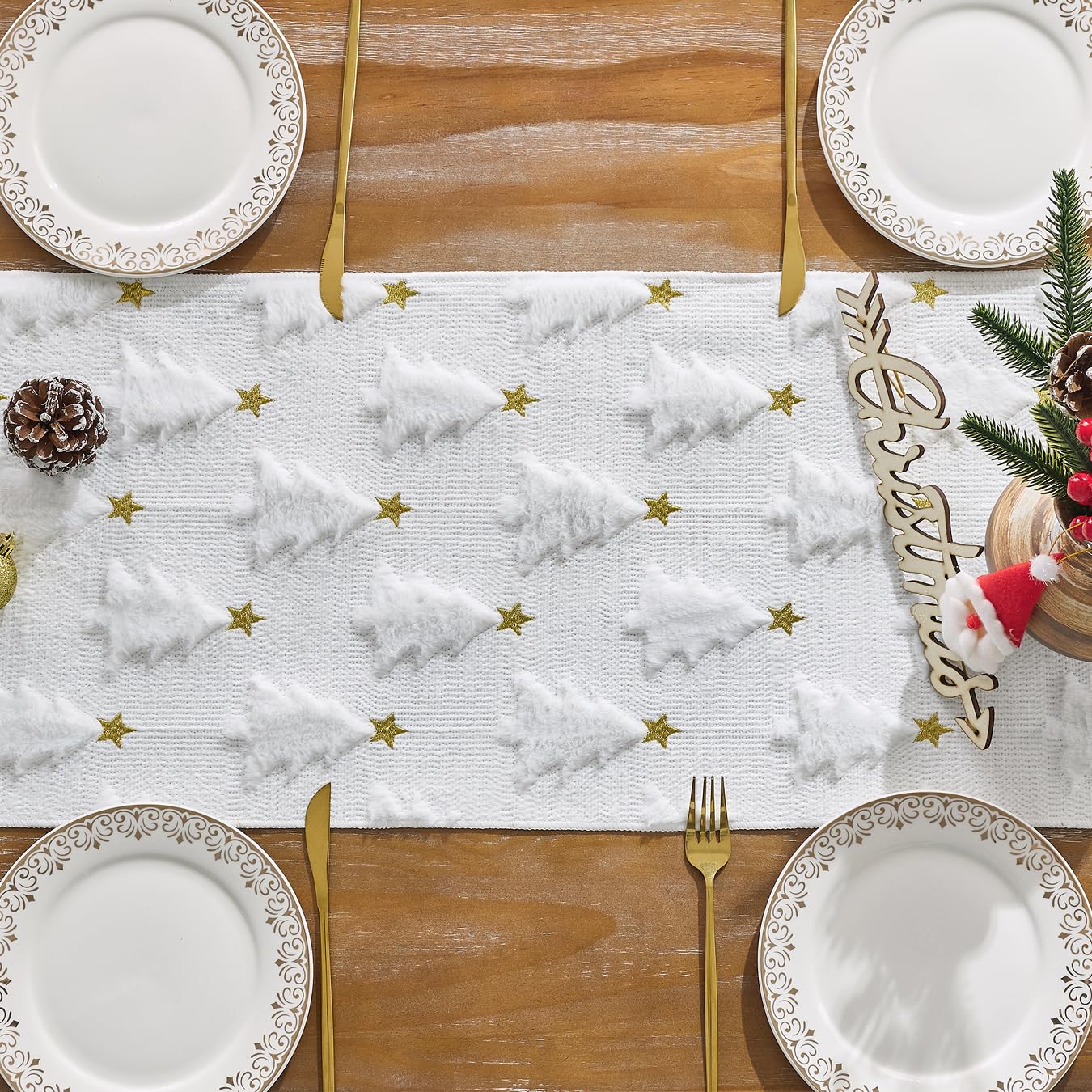 Baccessor golden star embroidery creates a luxurious focal point.