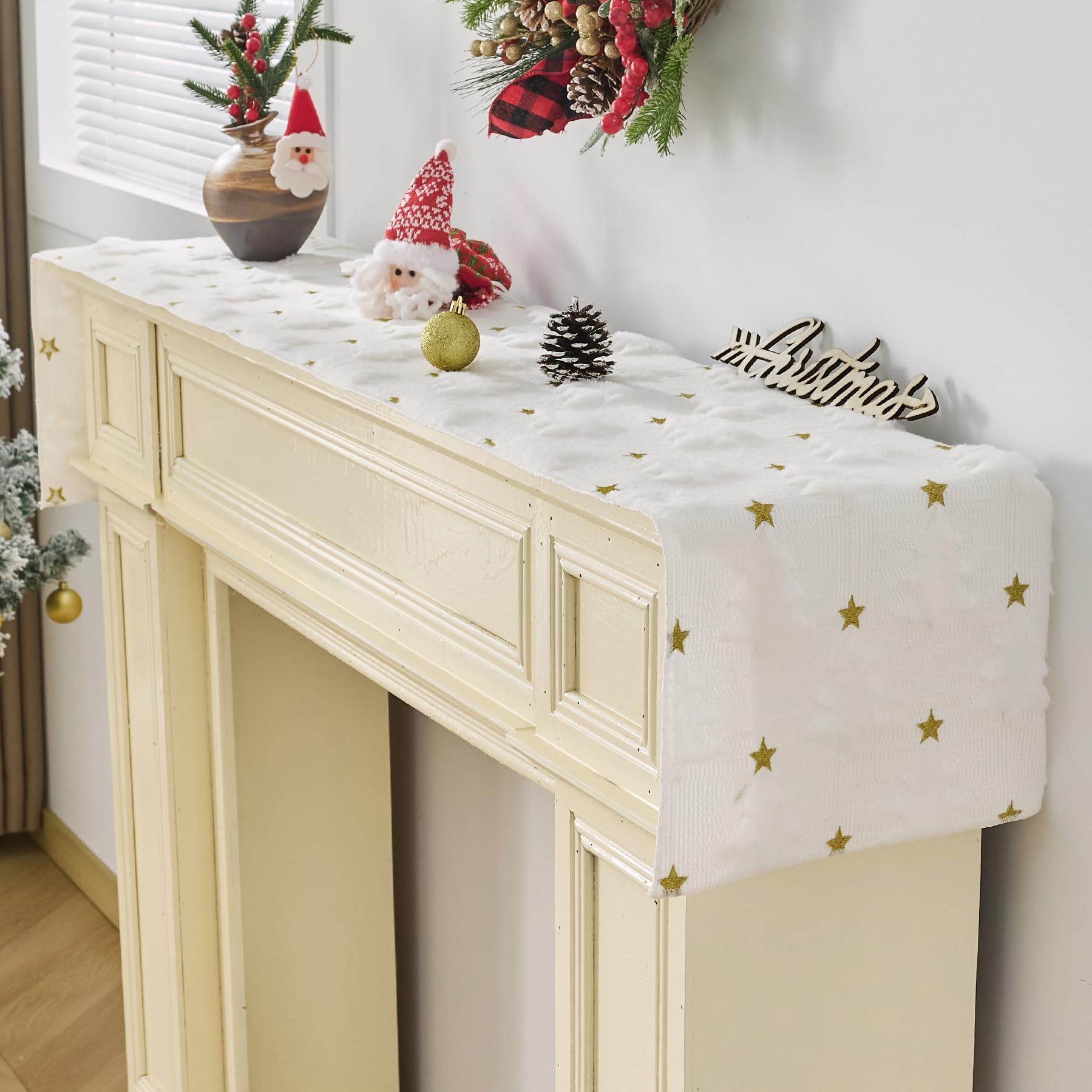 Baccessor nail salon table decor with festive fur runner.