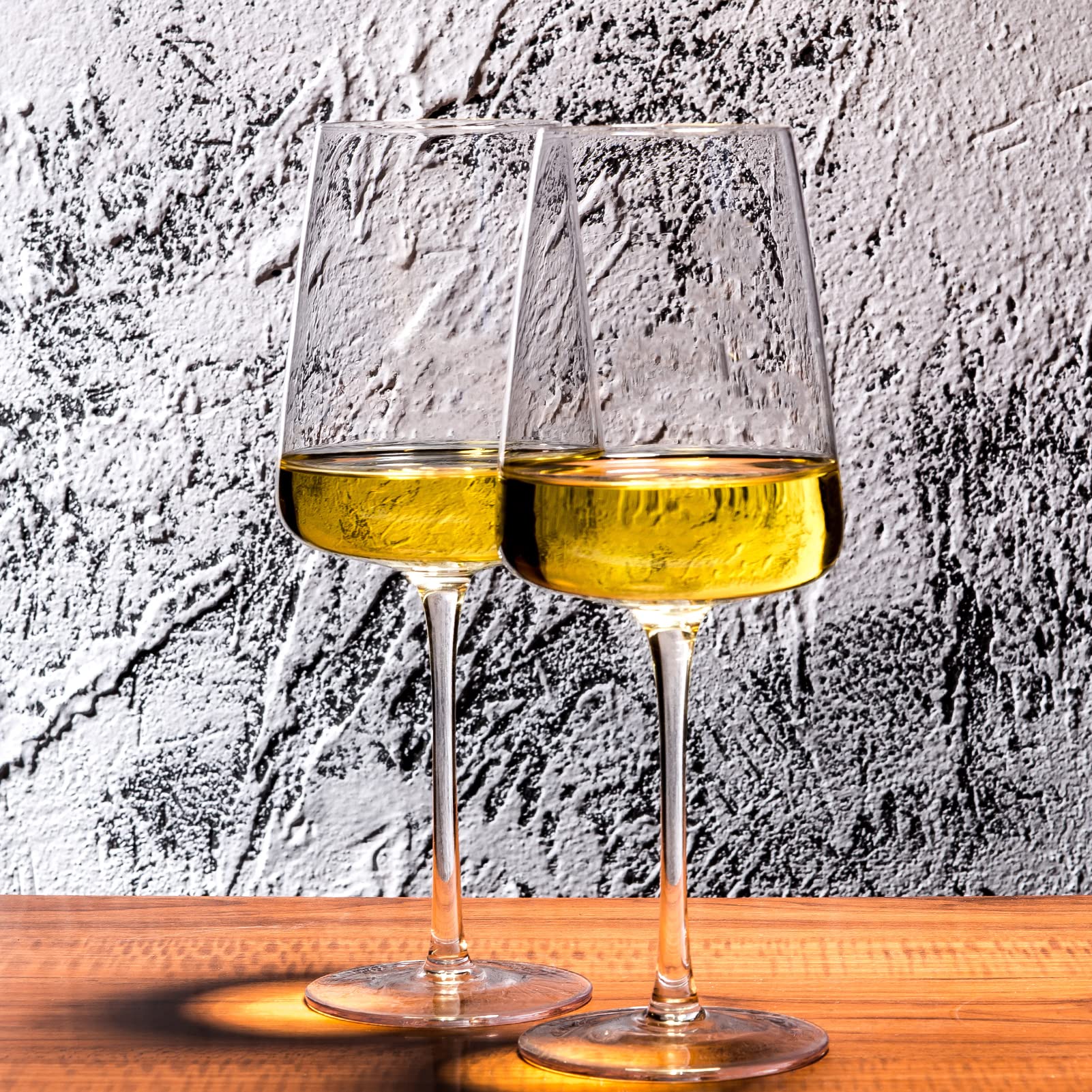 BACLIFE 100% leadless crystal glass ensures clarity and durability.